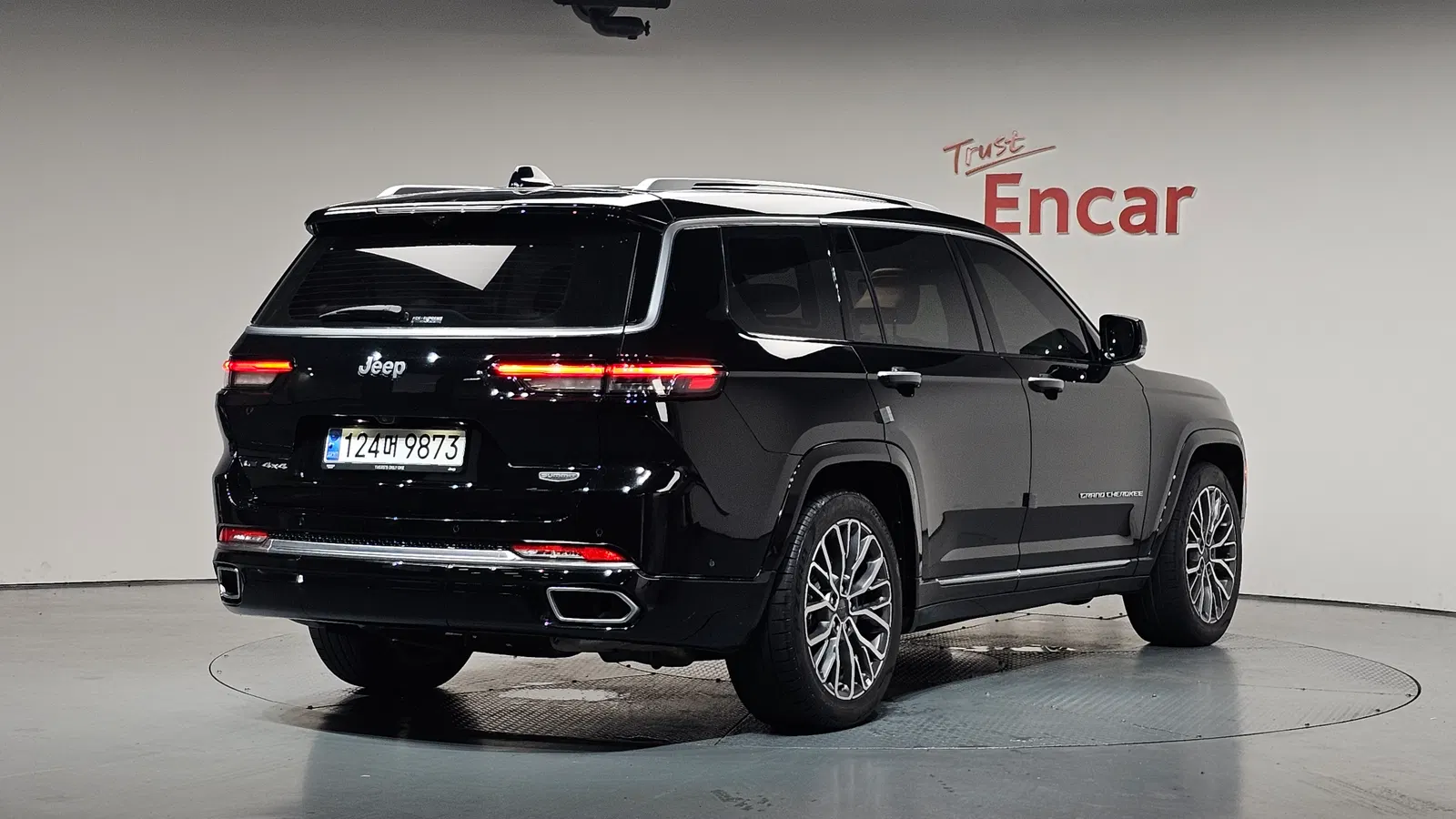 Jeep Grand Cherokee(WL) L 3.6 Summit Reserve 2023 — photo 1 sur 38