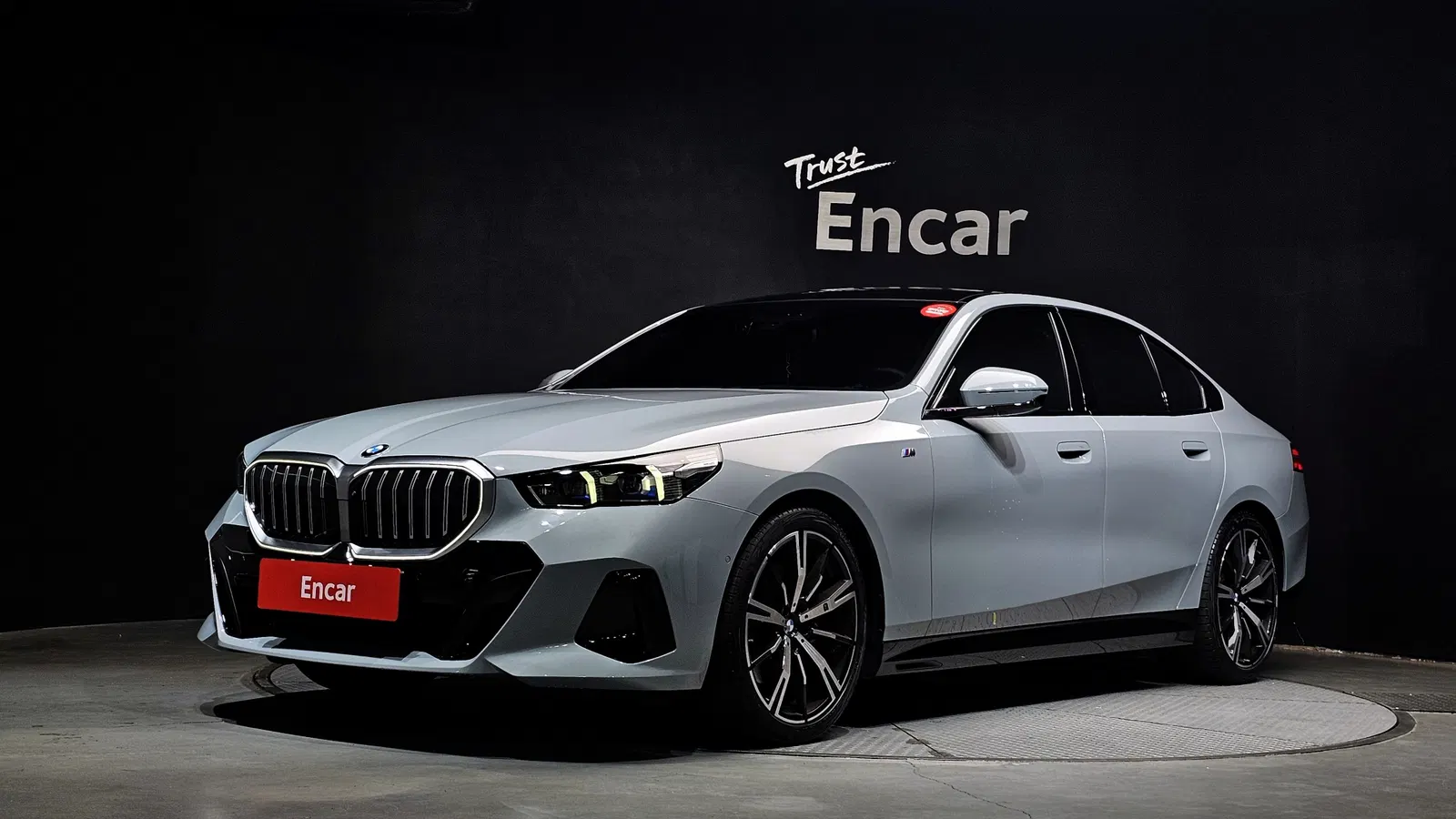 BMW Série 5 (G60) 530i xDrive M Sport 2024 — photo 1 sur 31