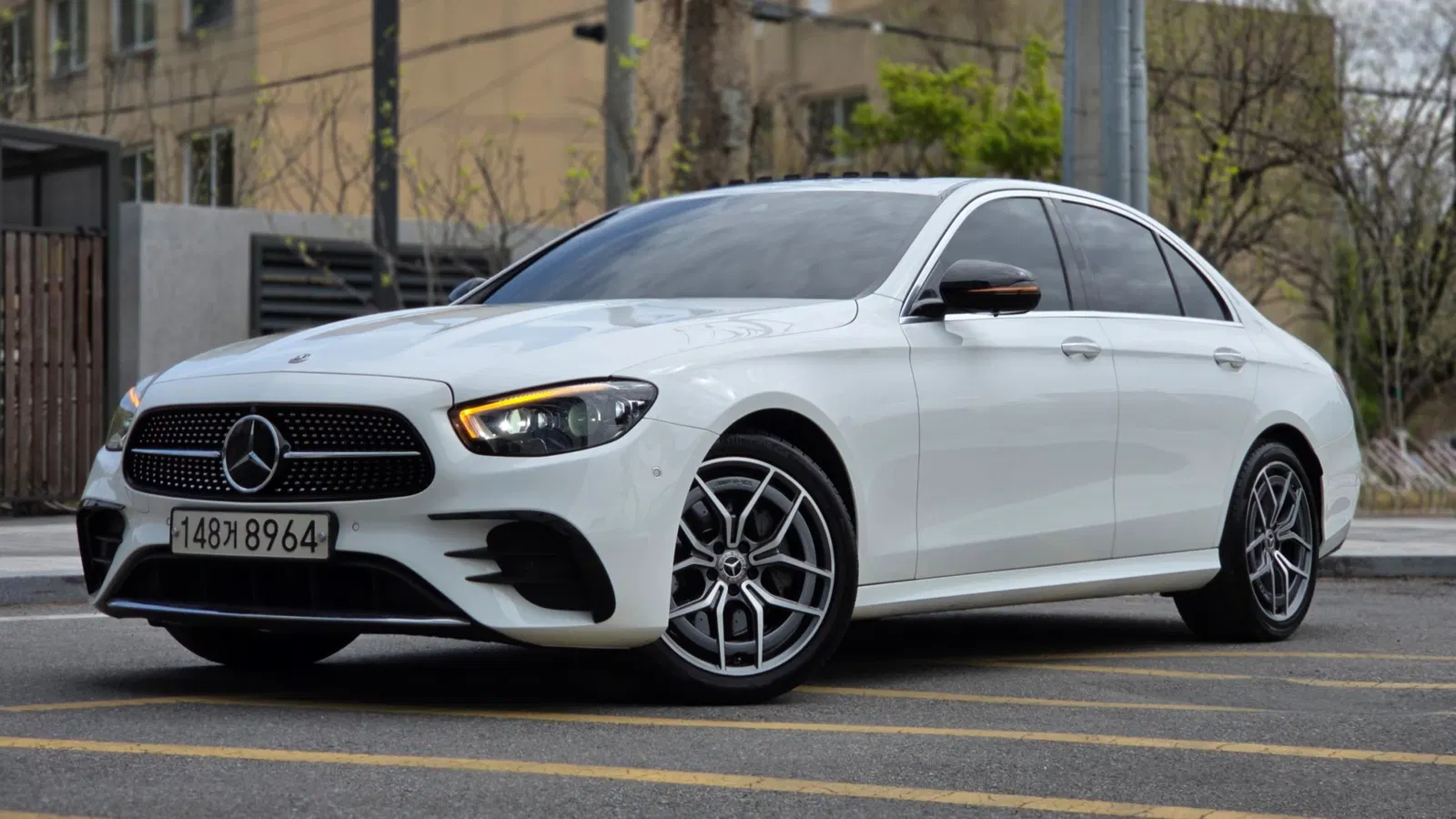 Mercedes-Benz Classe E AMG Line · E220d 4MATIC (W213) 2022 — photo 1 sur 25