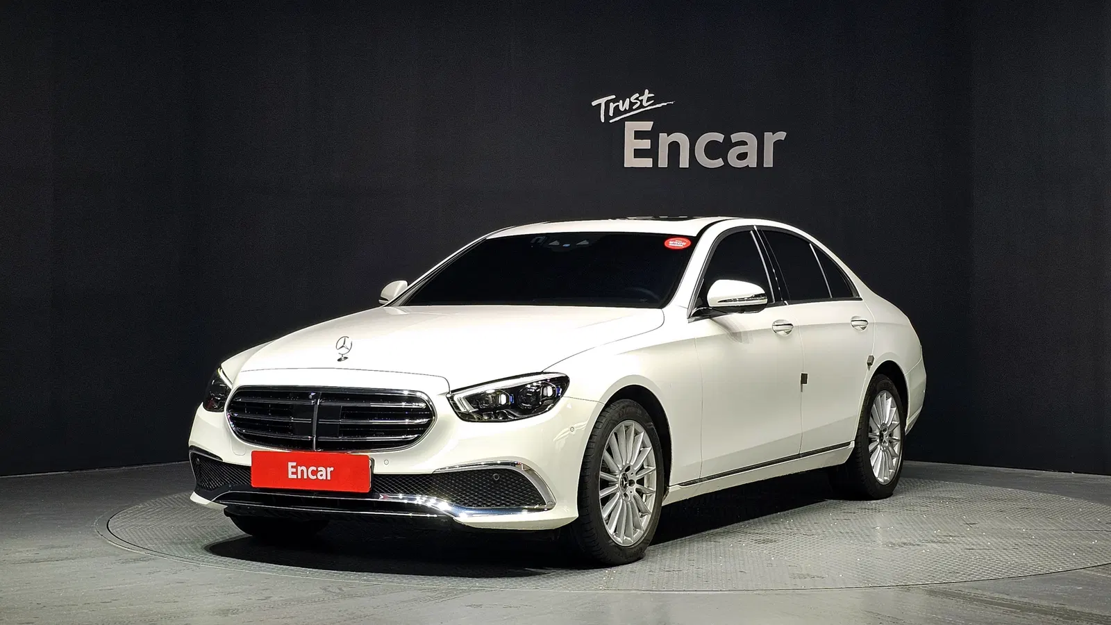 Mercedes-Benz Classe E E250 Exclusive (W213) 2023 — photo 1 sur 20