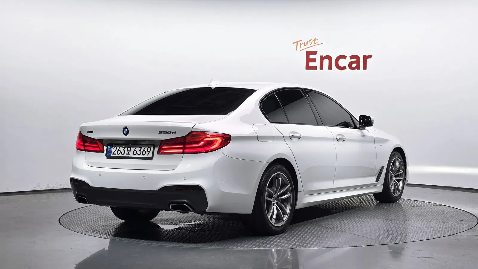 BMW Série 5 (G30) 520d xDrive M Sport Plus 2017 — photo 1 sur 30