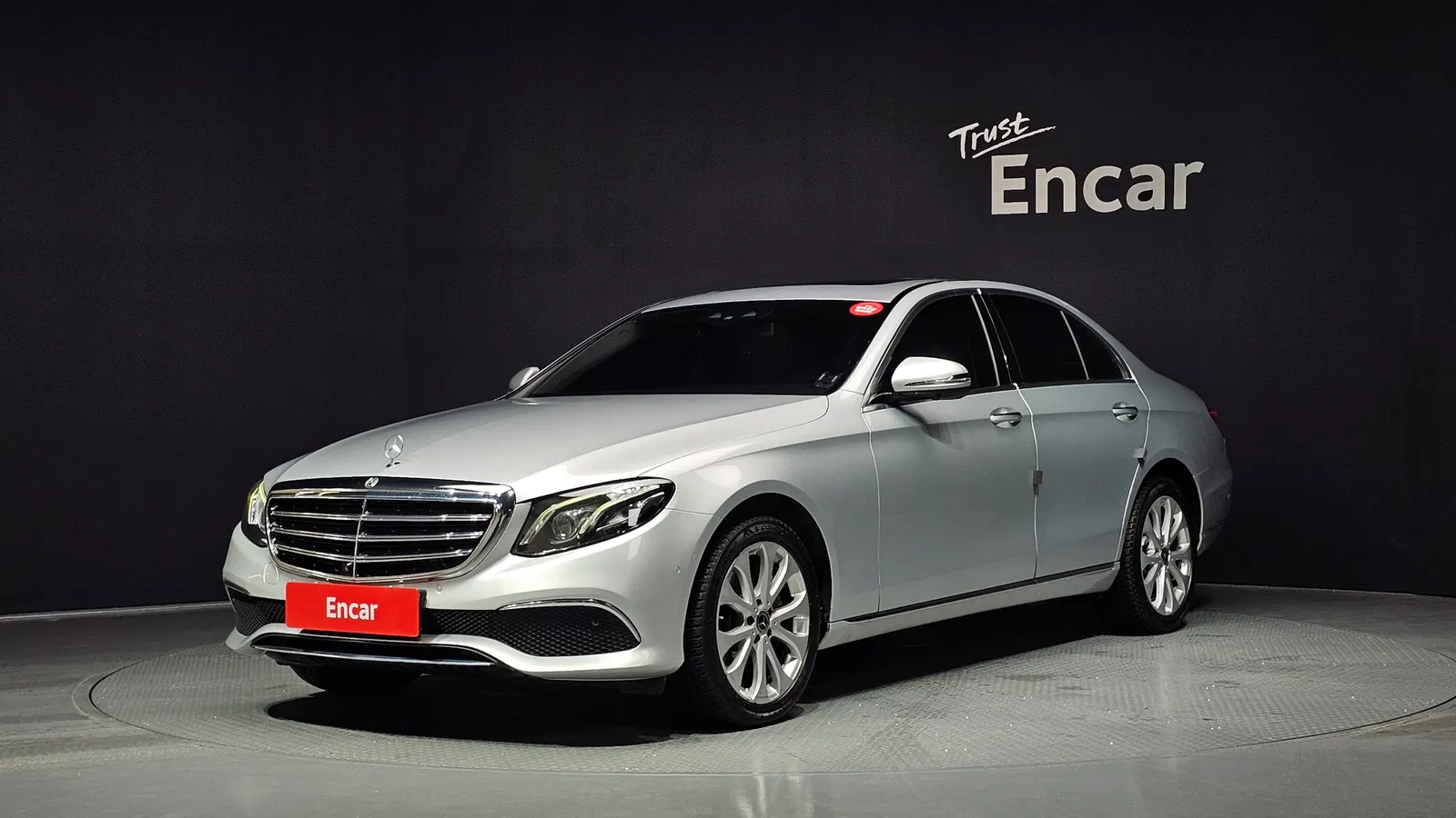 Mercedes-Benz Classe E E300 4MATIC Exclusive (W213) 2018 — photo 1 sur 20