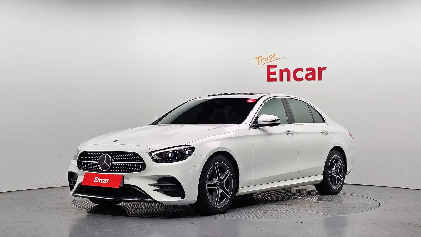 Mercedes-Benz Classe E AMG Line · E250 (W213) 2023 — photo 1 sur 33