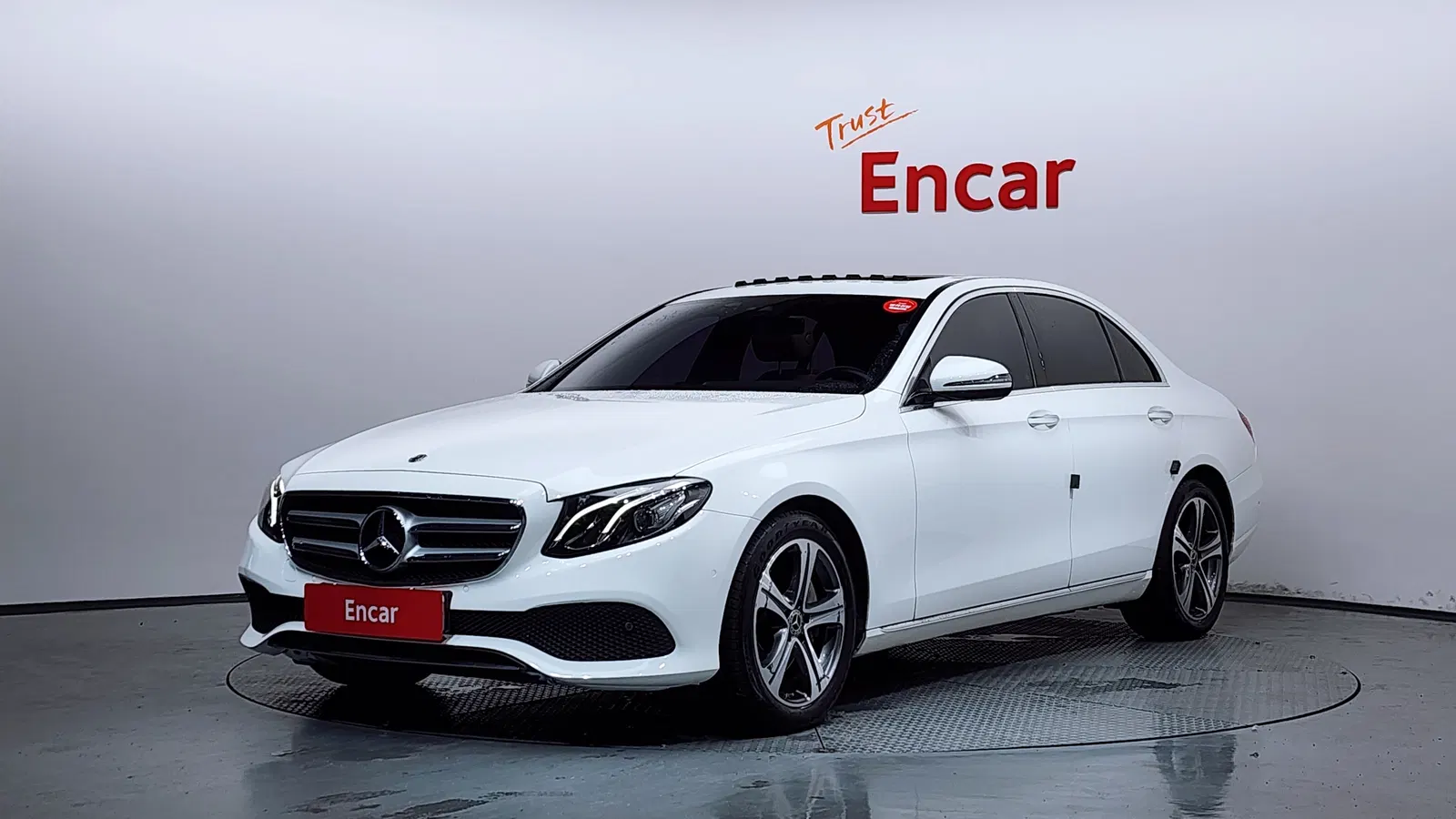 Mercedes-Benz Classe E E300 Avantgarde (W213) 2019 — photo 1 sur 20
