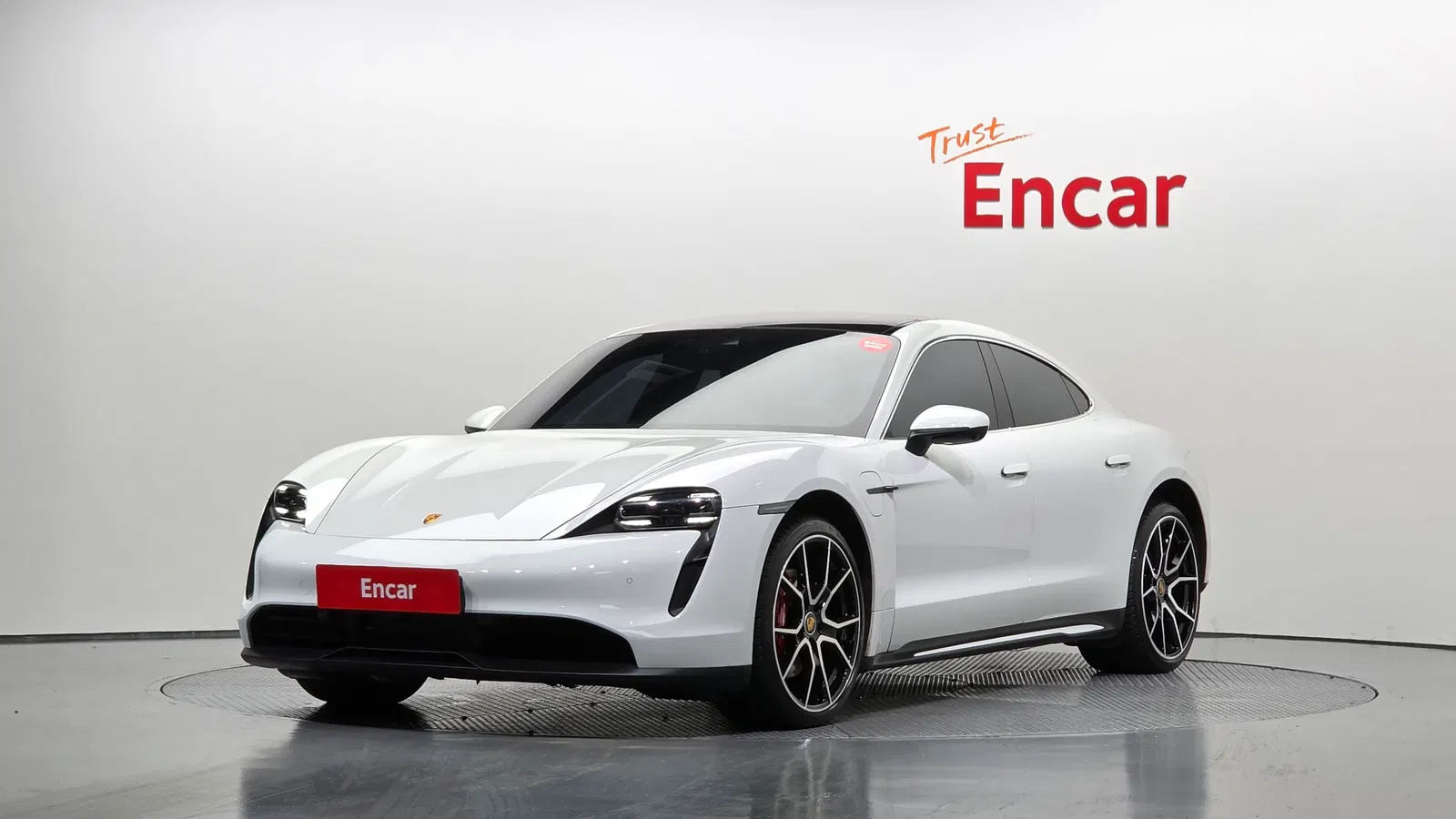 Porsche Taycan Base 2023 — photo 1 sur 20
