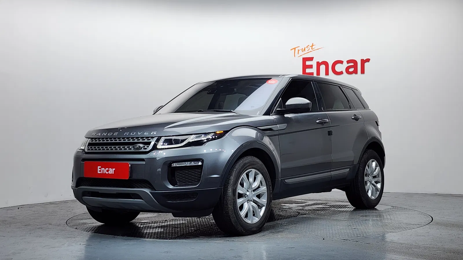 Land Rover Range Rover Evoque 2.0 TD4 SE 2017 — photo 1 sur 20