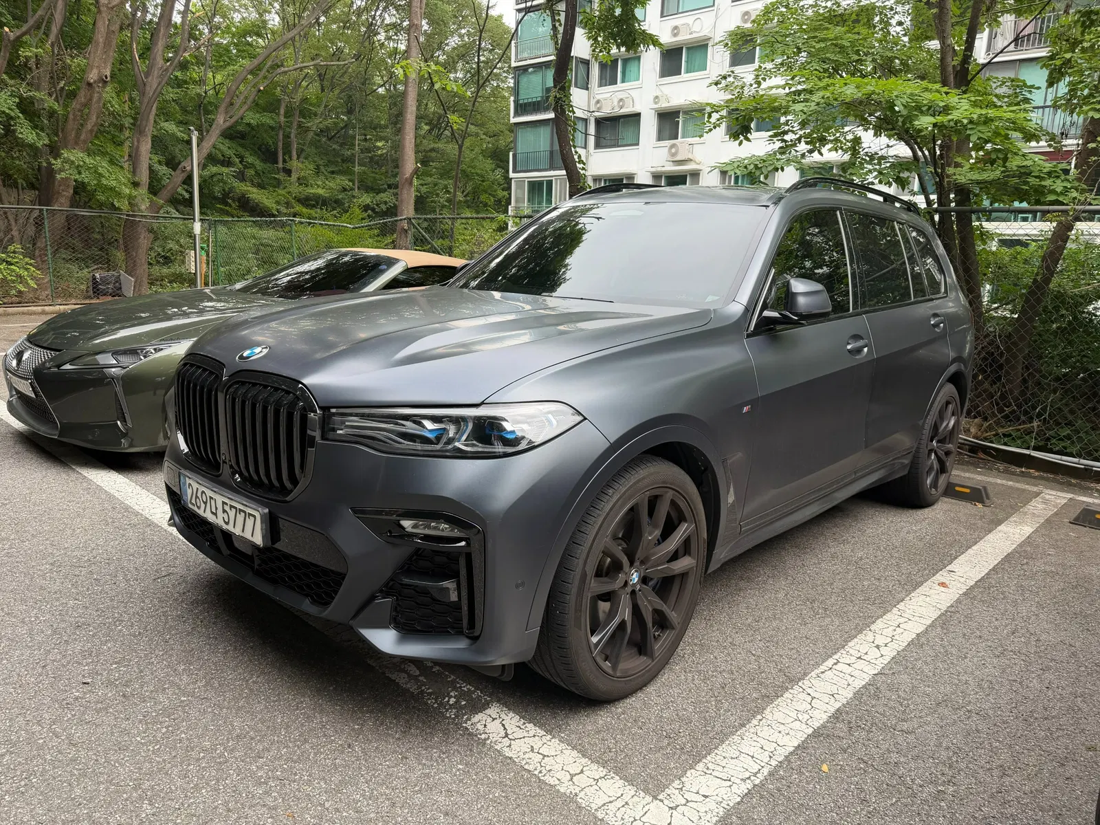 BMW X7 (G07) M50i Dark Shadow Edition 6 places 2021 — photo 1 sur 8