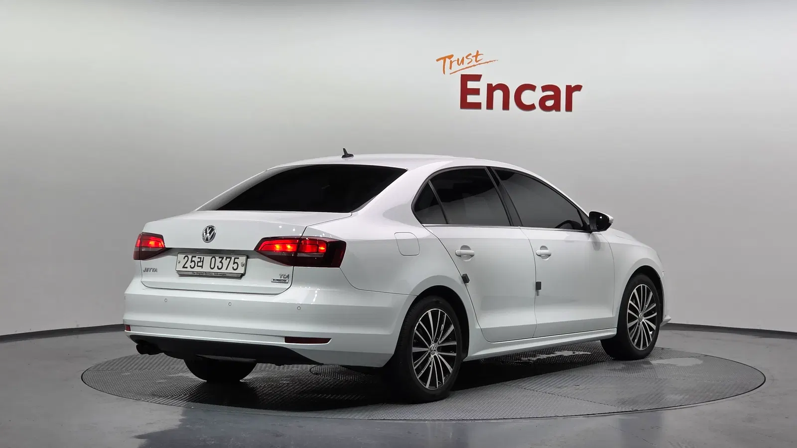 Volkswagen Jetta 2.0 TDI BlueMotion 2016 — photo 1 sur 27