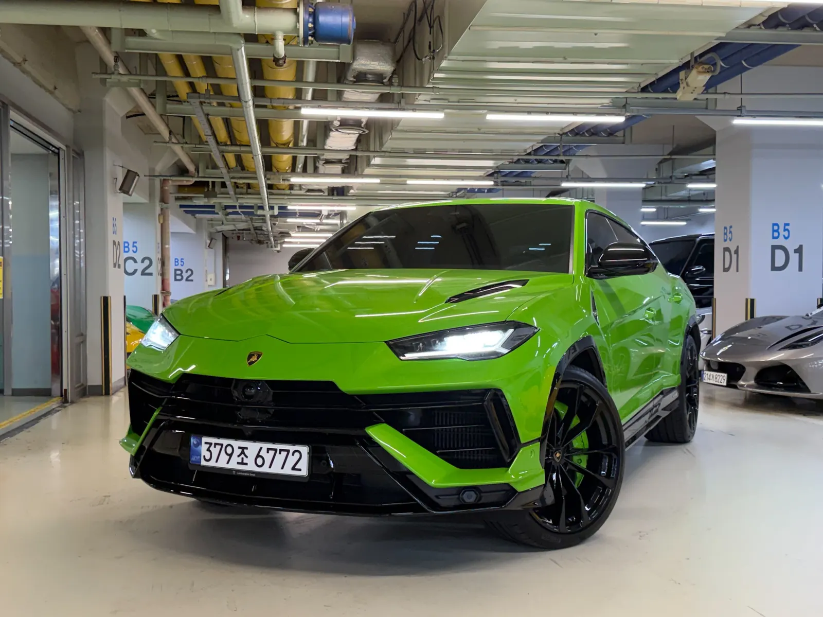 Lamborghini Urus 4.0 V8 S 2023 — photo 1 sur 26