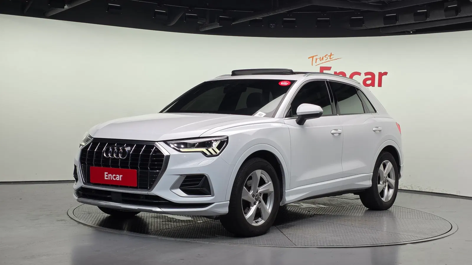 Audi Q3 (F3) 35 TDI Premium 2020 — photo 1 sur 20
