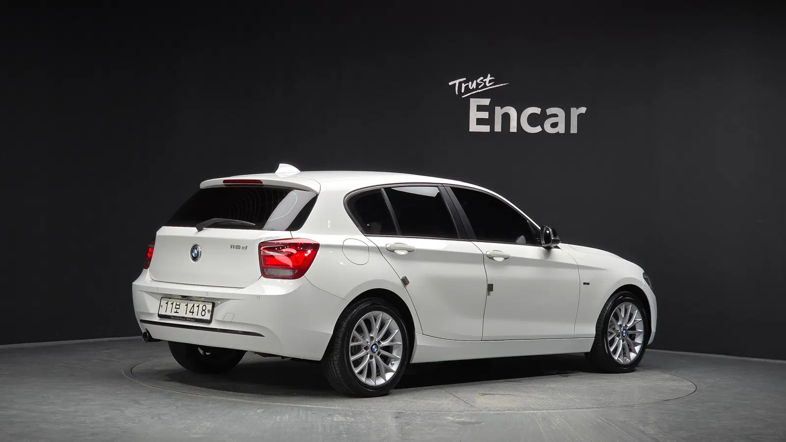 BMW Série 1 (F20) 118d Sport 5 portes 2015 — photo 1 sur 8
