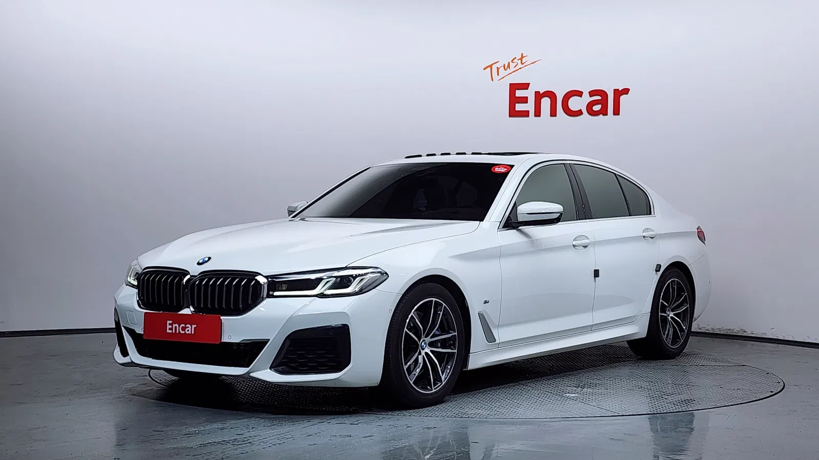 BMW Série 5 (G30) 520i M Sport 2021 — photo 1 sur 35