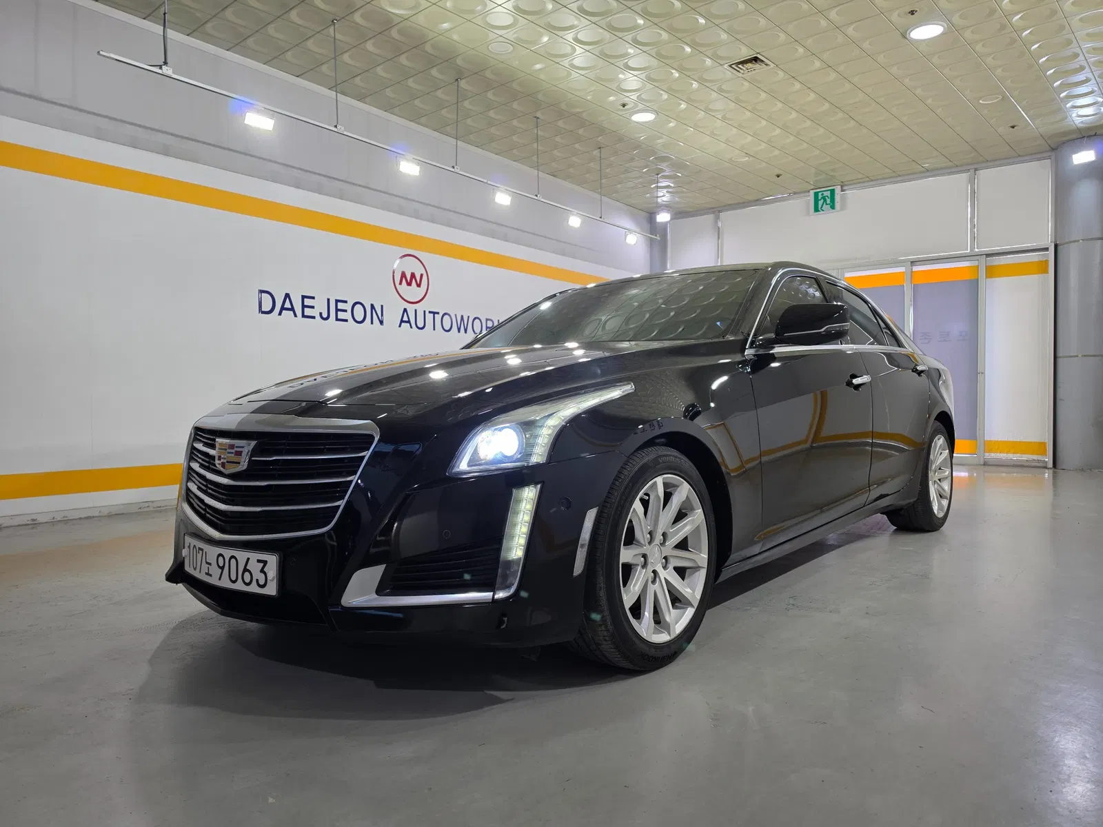 Cadillac CTS 3e génération 2.0 Premium 2015 — photo 1 sur 26