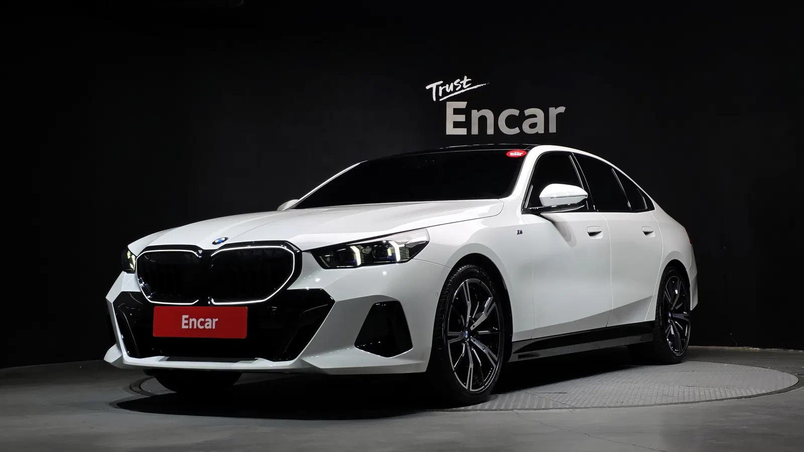 BMW Série 5 (G60) 530i xDrive M Sport 2026 — photo 1 sur 32