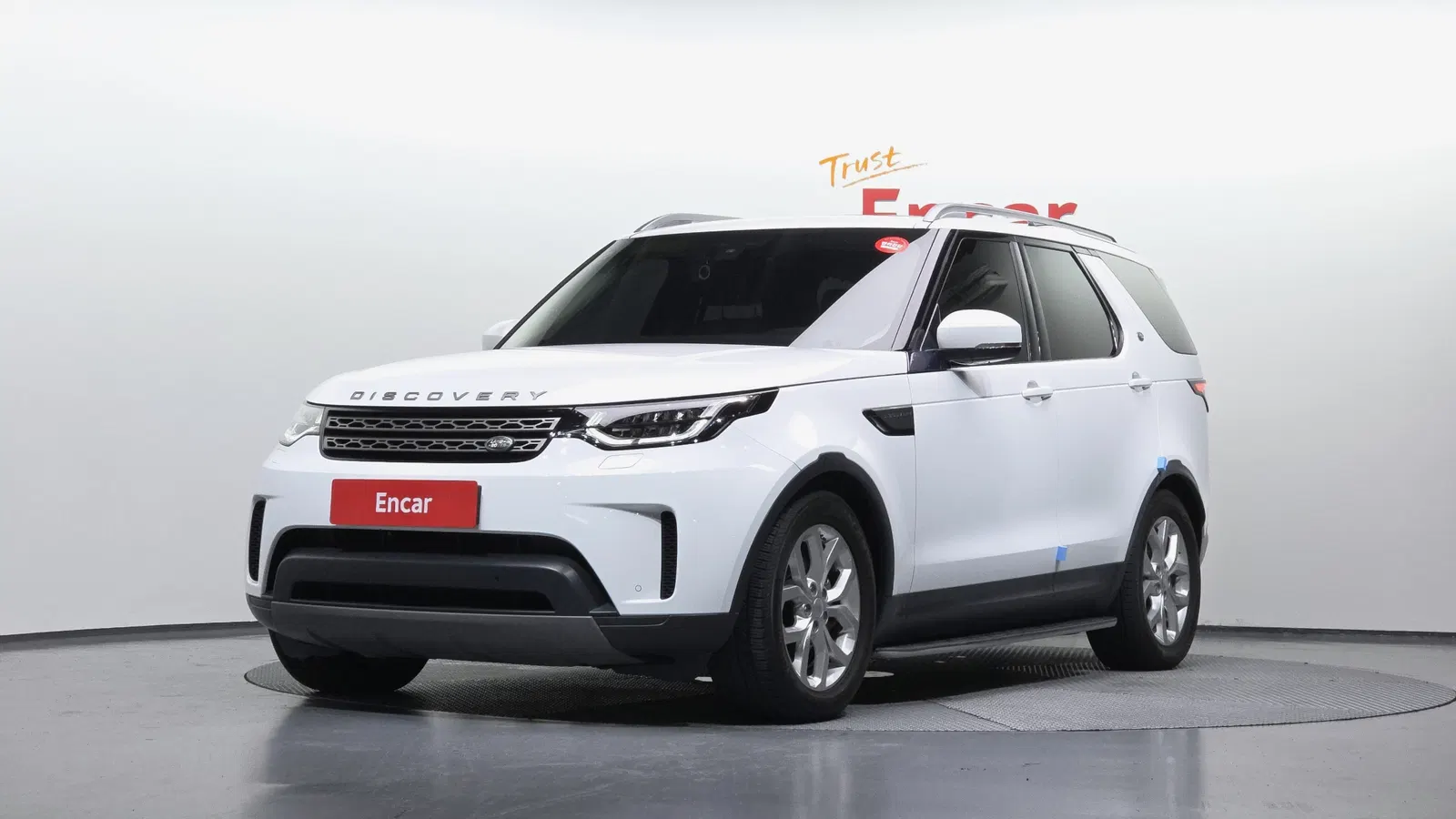 Land Rover Discovery 5 2.0 SD4 SE 2018 — photo 1 sur 34