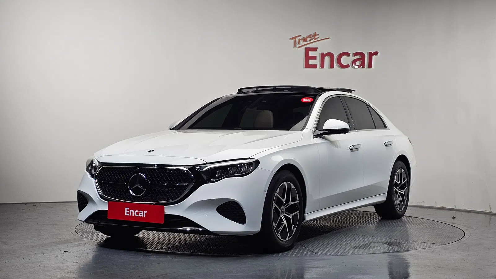 Mercedes-Benz Classe E E200 Avantgarde (W214) 2026 — photo 1 sur 37