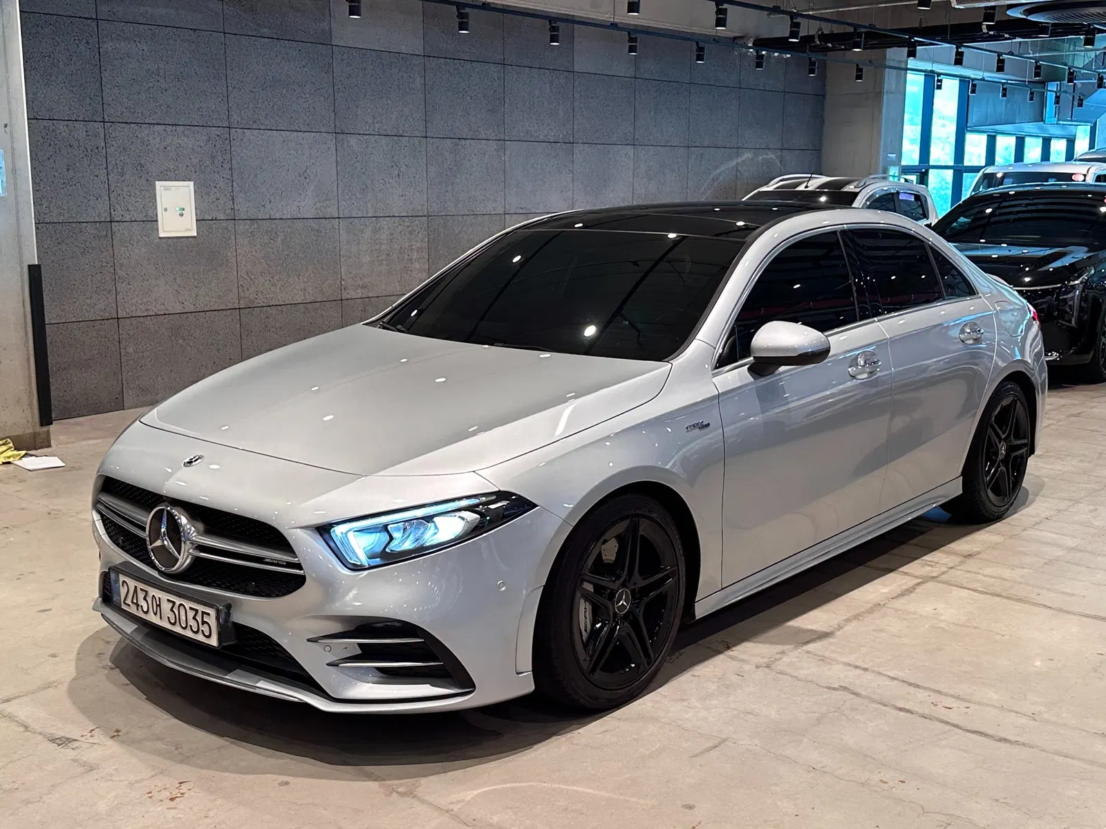 Mercedes-AMG Classe A A35 4MATIC Berline (W177) 2021 — photo 1 sur 26