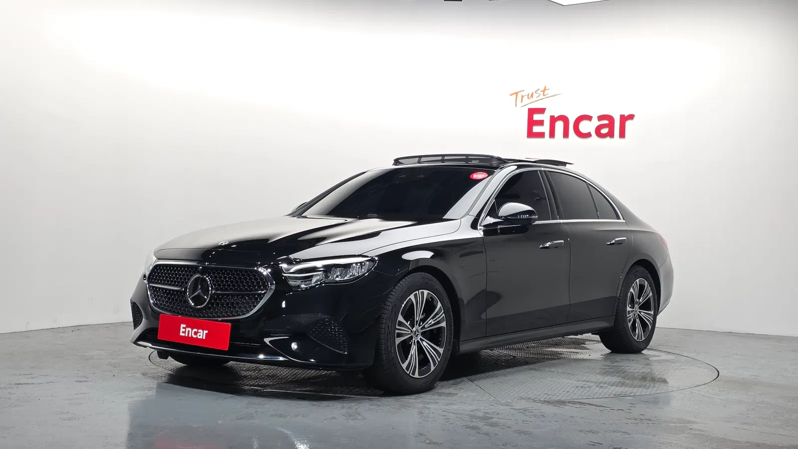 Mercedes-Benz Classe E E200 Avantgarde (W214) 2025 — photo 1 sur 31