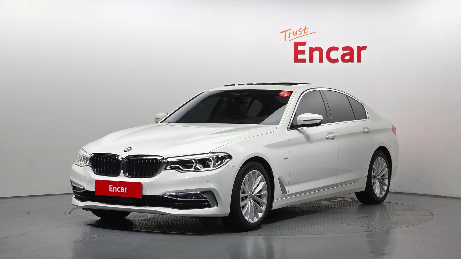 BMW Série 5 (G30) 530i Luxury Plus 2018 — photo 1 sur 39