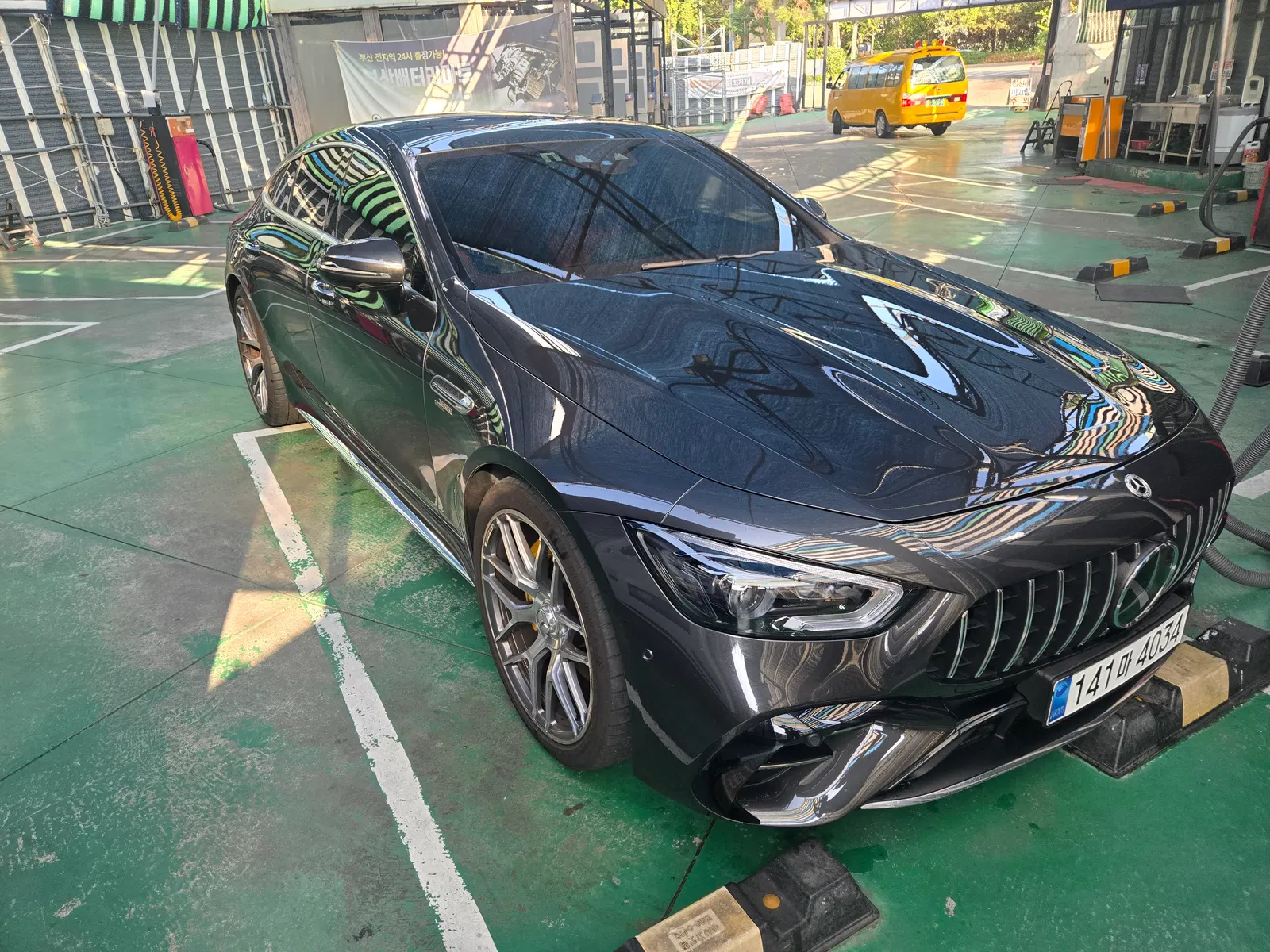 Mercedes-AMG AMG GT 4 portes 43 4MATIC+ Dynamic 2023 — photo 1 sur 19