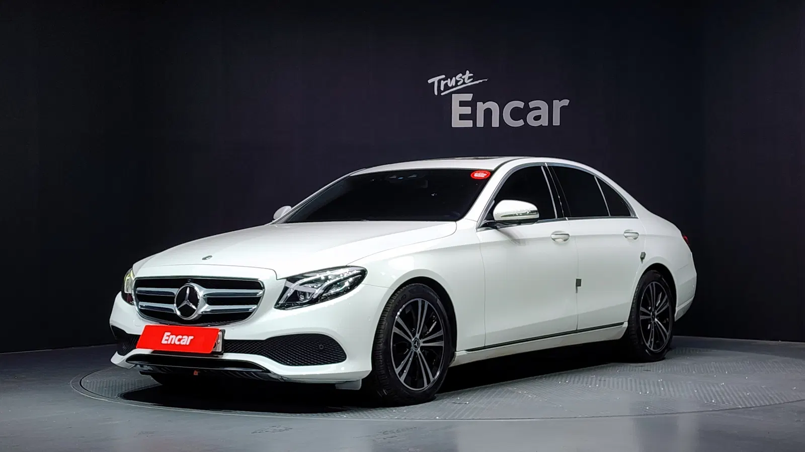 Mercedes-Benz Classe E E300 Avantgarde (W213) 2020 — photo 1 sur 20