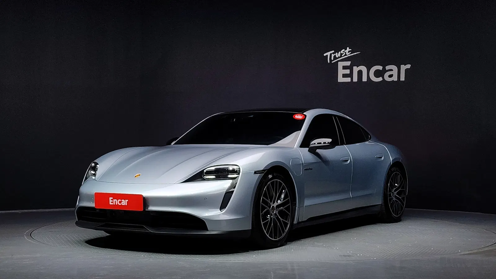 Porsche Taycan Base 2023 — photo 1 sur 33