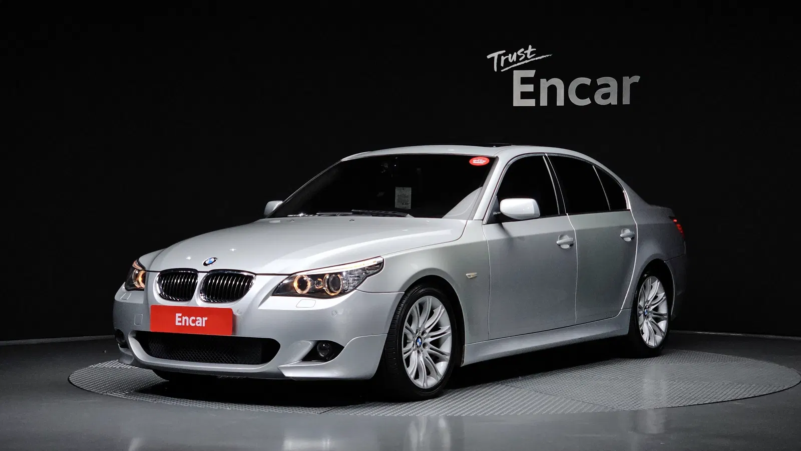 BMW Série 5 (E60) 528i Sedan SE 2009 — photo 1 sur 20