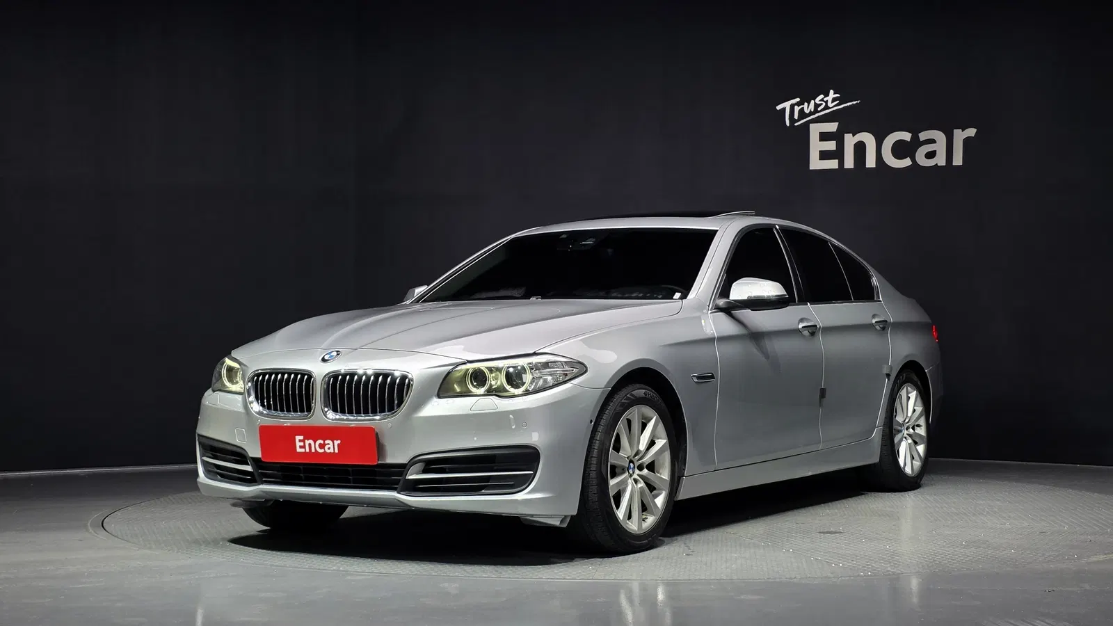 BMW Série 5 (F10) 528i 2015 — photo 1 sur 20
