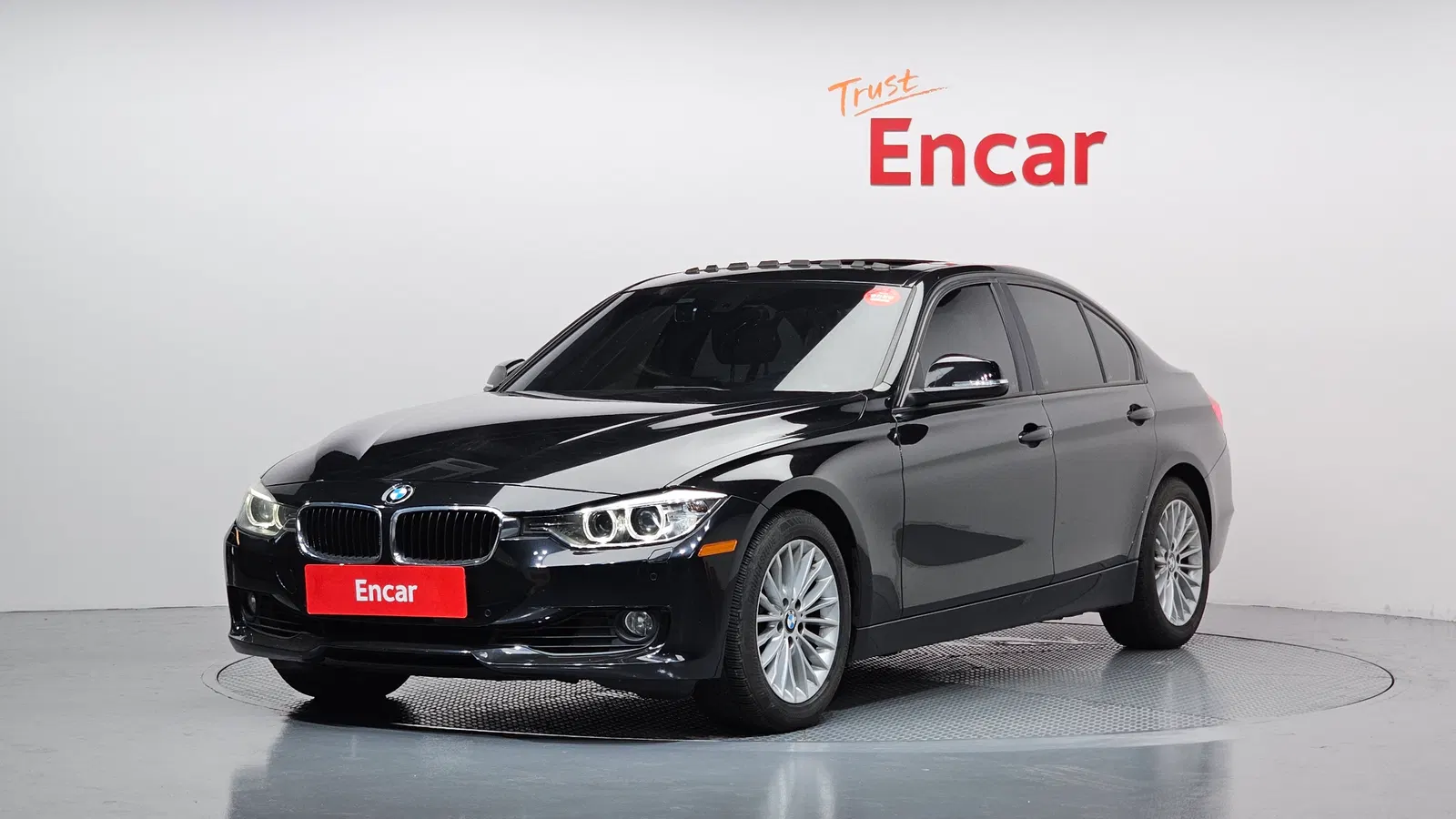 BMW Série 3 (F30) 320i 2013 — photo 1 sur 20