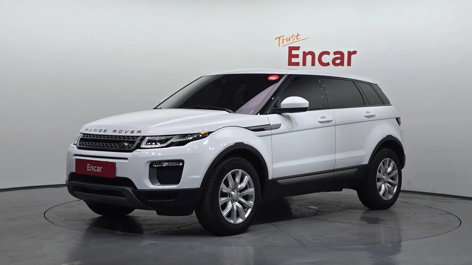 Land Rover Range Rover Evoque 2.0 TD4 SE 2017 — photo 1 sur 20