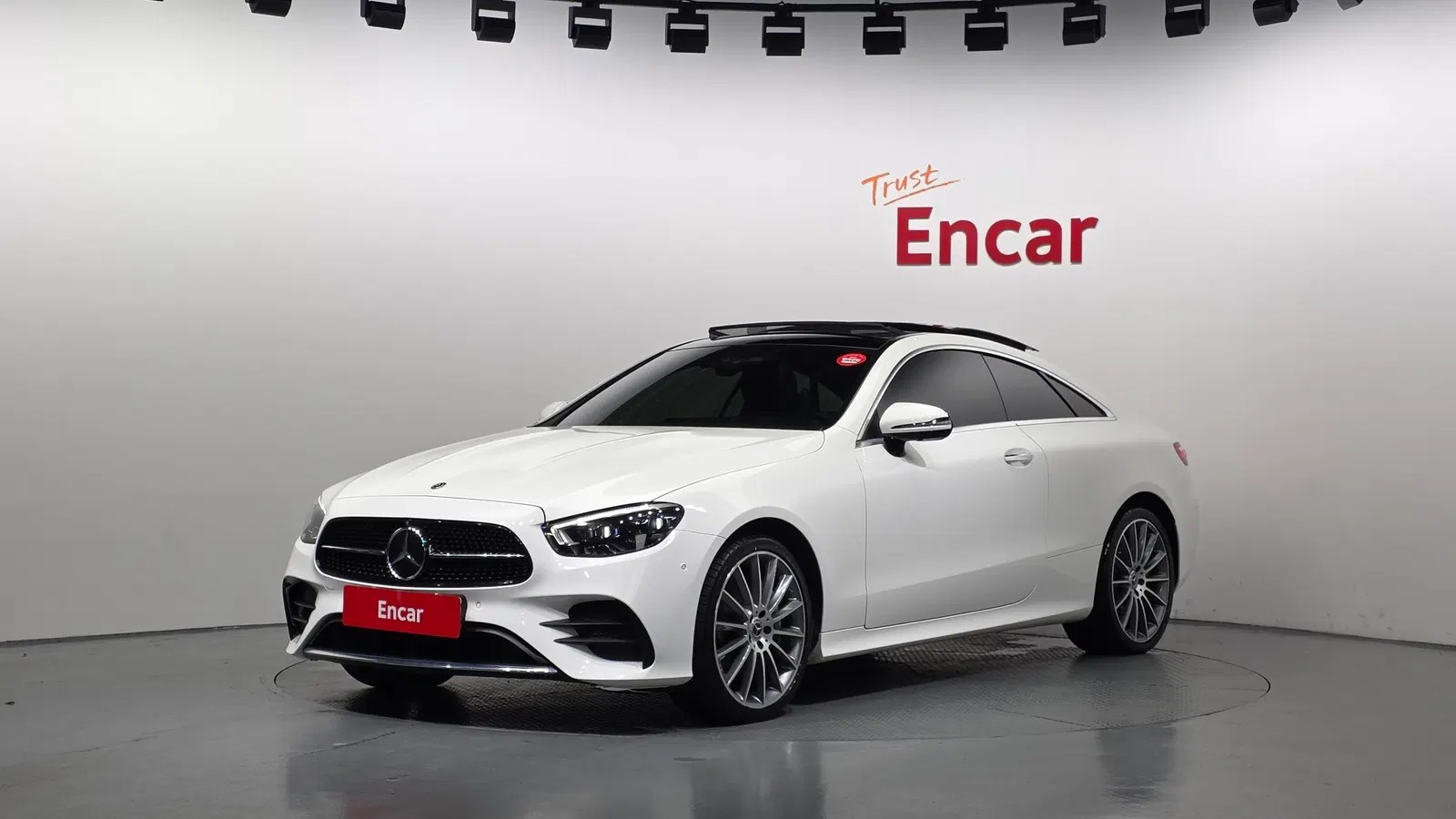 Mercedes-Benz Classe E E450 4MATIC Coupé (W213) 2021 — photo 1 sur 34