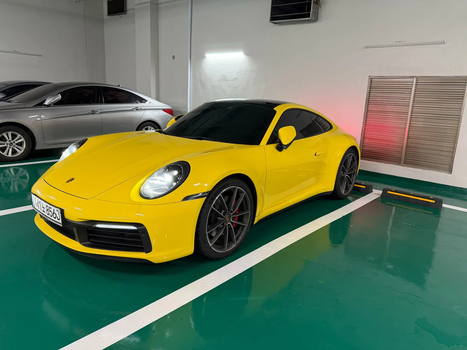 Porsche 911 (992) Carrera S 2021 — photo 1 sur 25