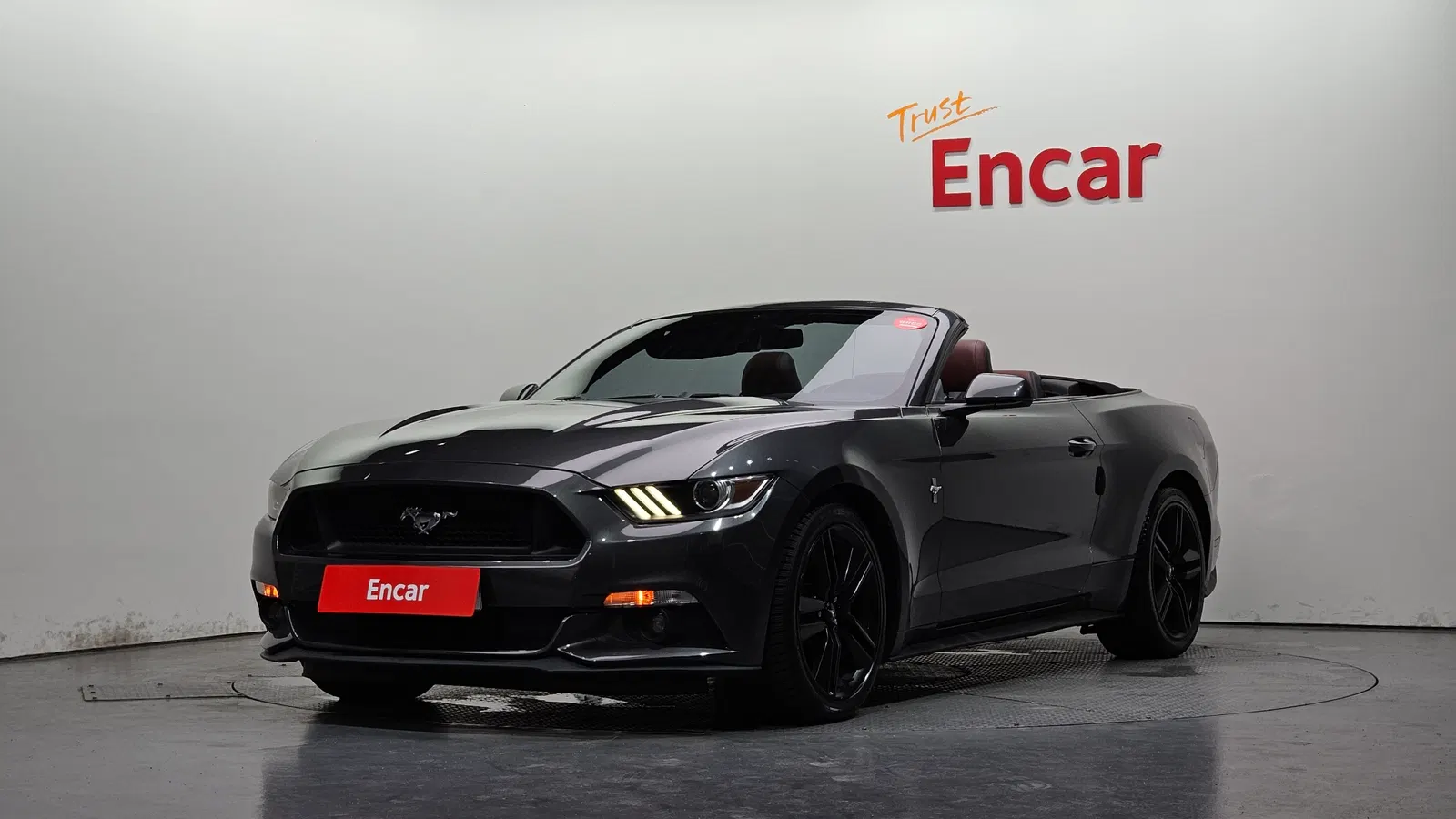 Ford Mustang Convertible 2017 — photo 1 sur 20