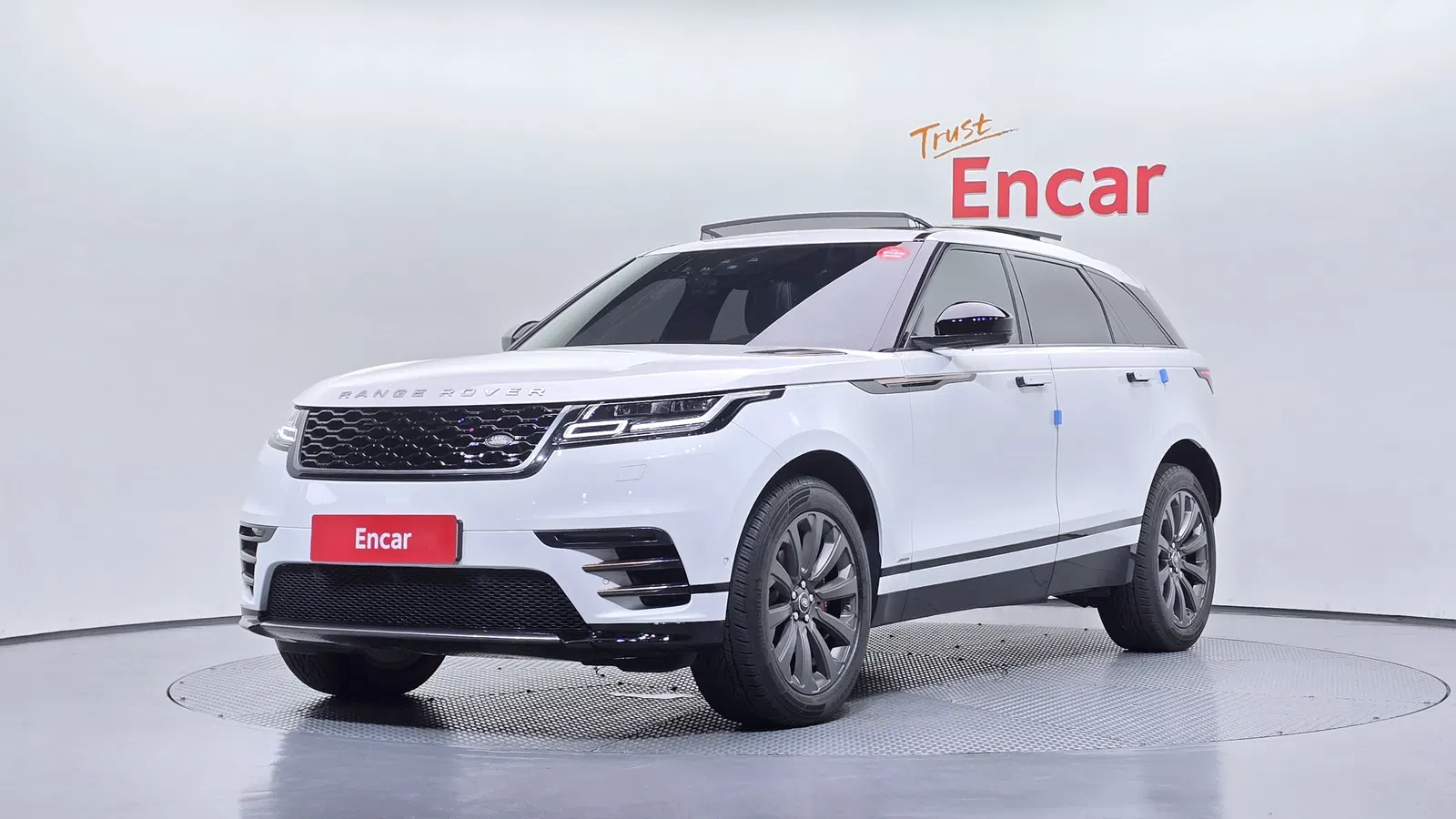 Land Rover Range Rover Velar 2.0 D240 R-Dynamic SE 2018 — photo 1 sur 34