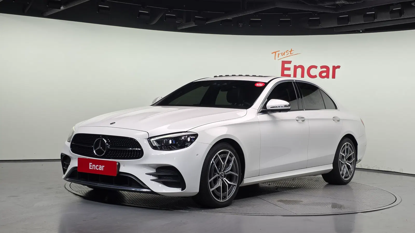 Mercedes-Benz Classe E AMG Line · E220d 4MATIC (W213) 2021 — photo 1 sur 20
