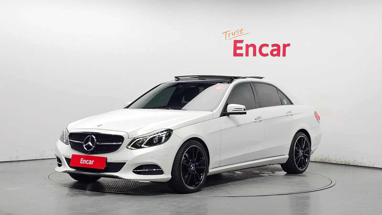 Mercedes-Benz Classe E E250 BlueTEC 4MATIC Avantgarde (W212) 2016 — photo 1 sur 20