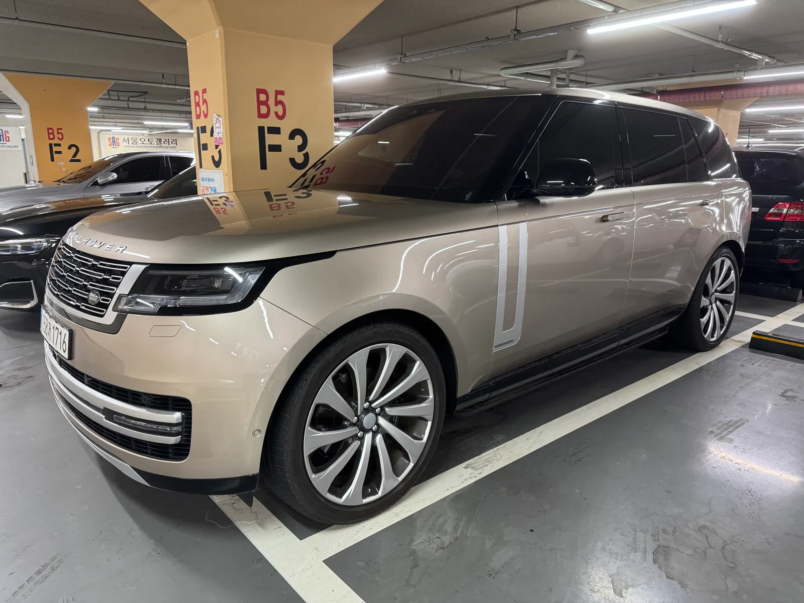 Land Rover Range Rover 5e génération D350 AB LWB 2023 — photo 1 sur 16