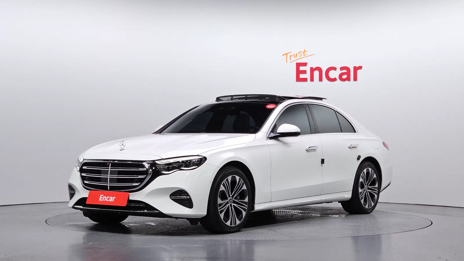 Mercedes-Benz Classe E E350e 4MATIC (W214) 2025 — photo 1 sur 34