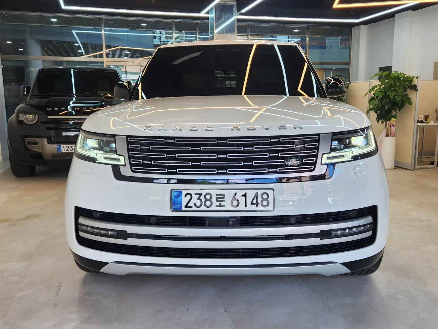 Land Rover Range Rover 5e génération P530 AB LWB 2024 — photo 1 sur 24