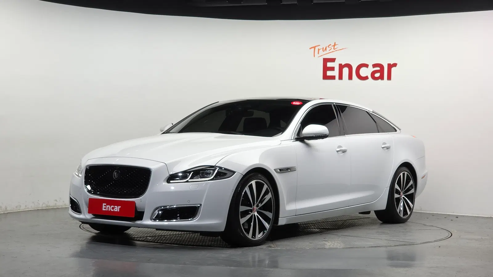 Jaguar All New XJ 3.0D XJ50 LWB 2019 — photo 1 sur 37