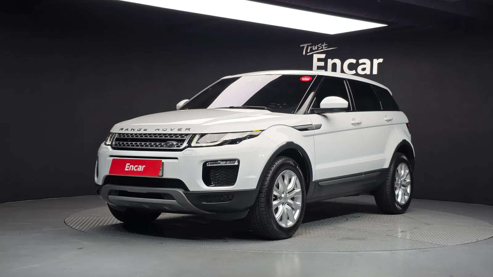 Land Rover Range Rover Evoque 2.0 TD4 SE 2018 — photo 1 sur 20