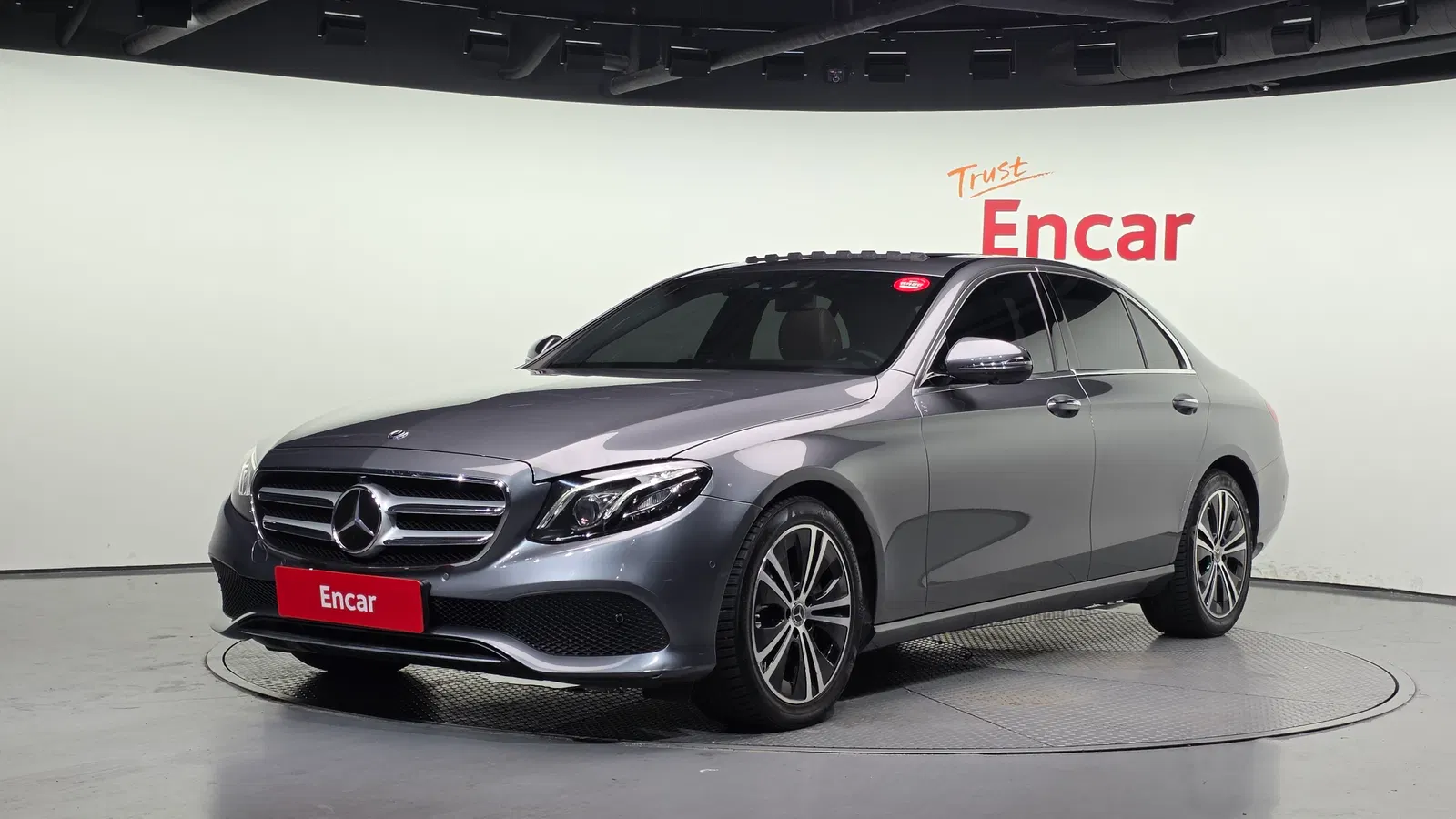 Mercedes-Benz Classe E E300 Avantgarde (W213) 2020 — photo 1 sur 20