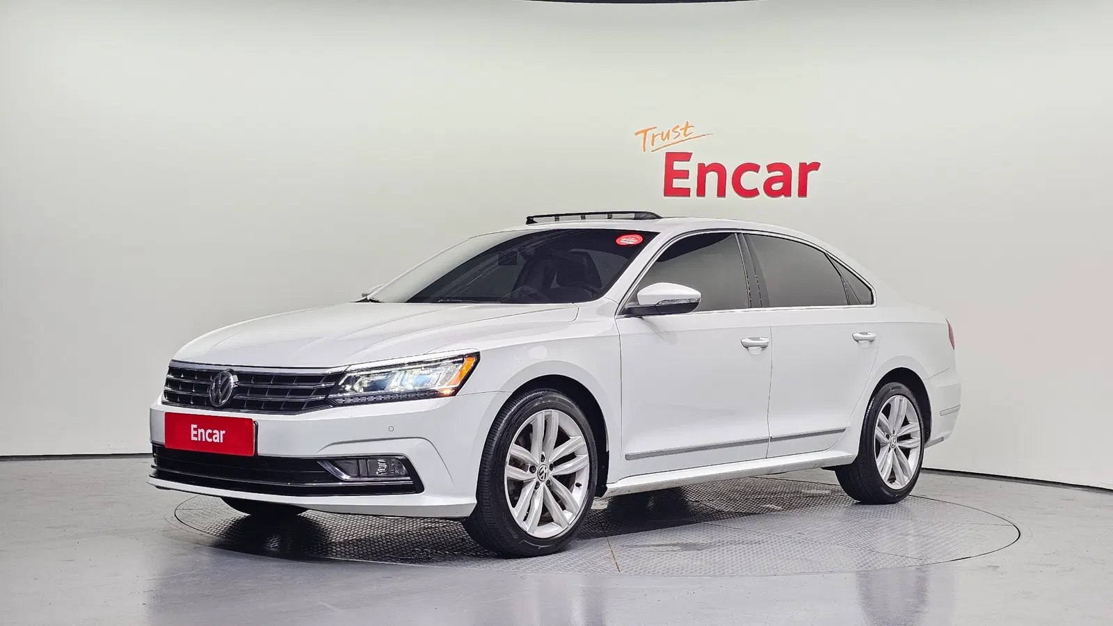 Volkswagen Passat 2.0 TSI 2018 — photo 1 sur 31