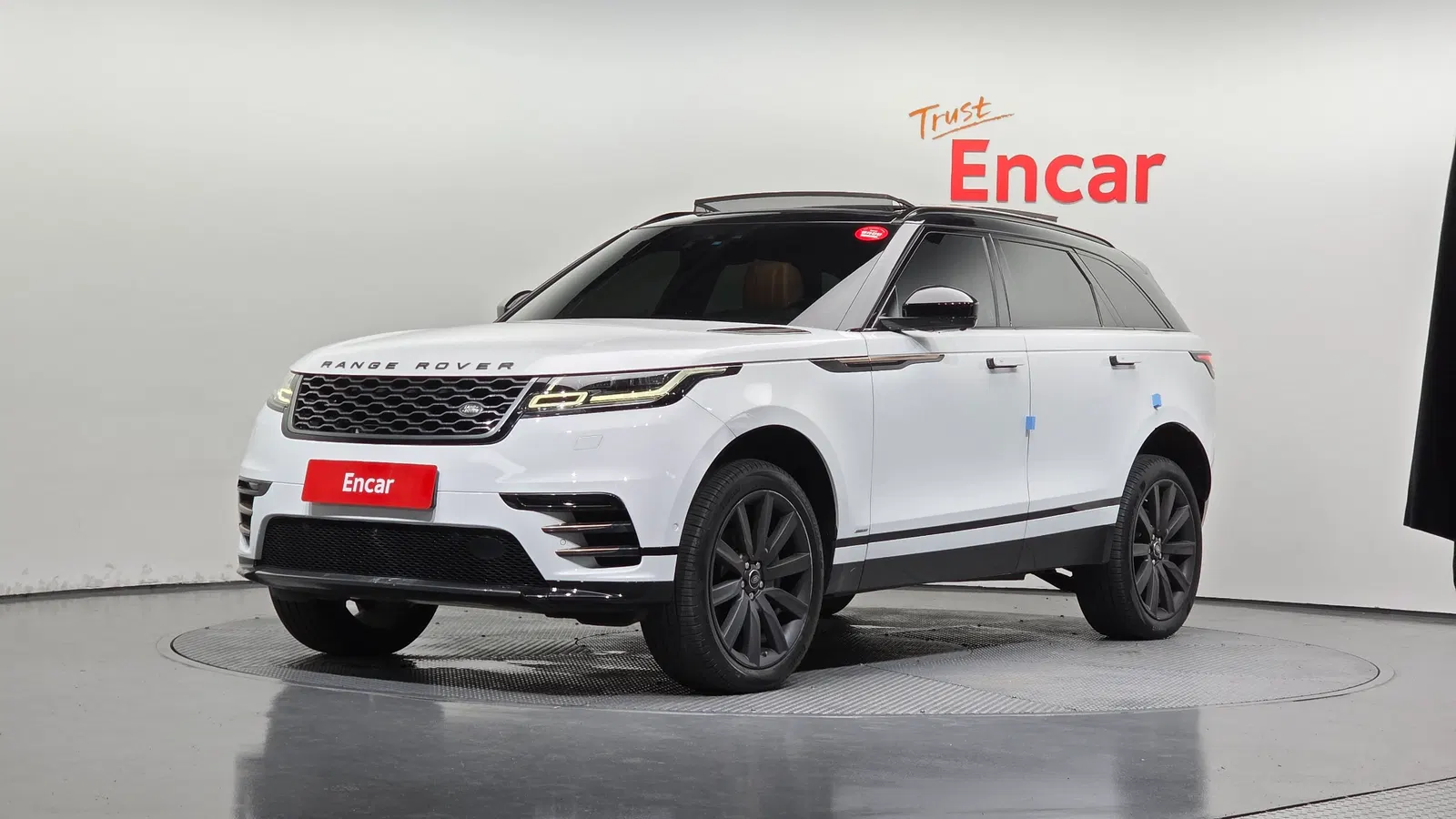 Land Rover Range Rover Velar 3.0 D300 R-Dynamic HSE 2019 — photo 1 sur 35