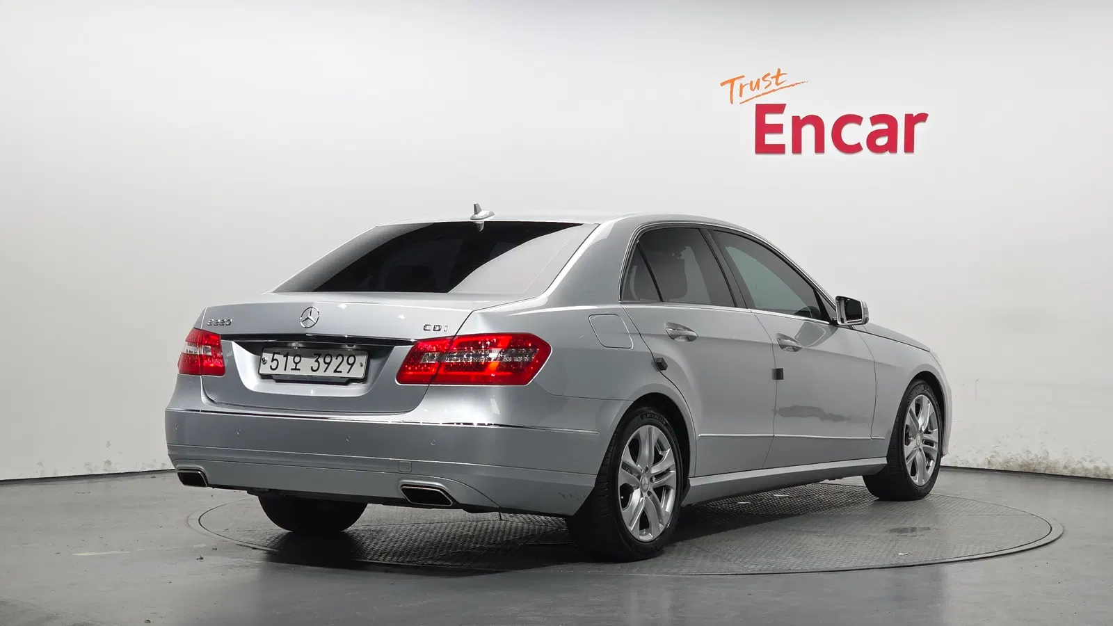 Mercedes-Benz Classe E E220 CDI Avantgarde (W212) 2013 — photo 1 sur 36