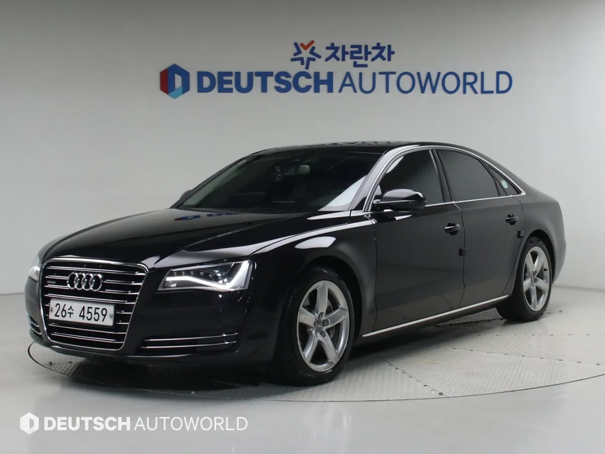 Audi A8 4.2 FSI Quattro 2011 — photo 1 sur 26