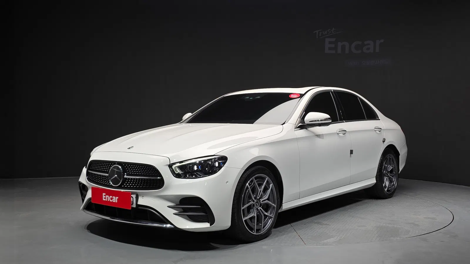 Mercedes-Benz Classe E AMG Line · E220d 4MATIC (W213) 2023 — photo 1 sur 38