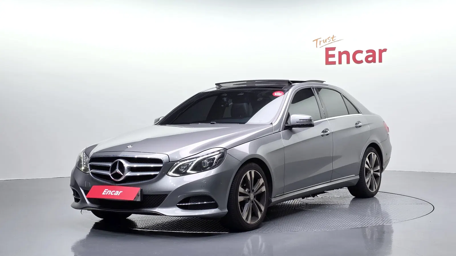 Mercedes-Benz Classe E E300 4MATIC Avantgarde (W212) 2015 — photo 1 sur 20