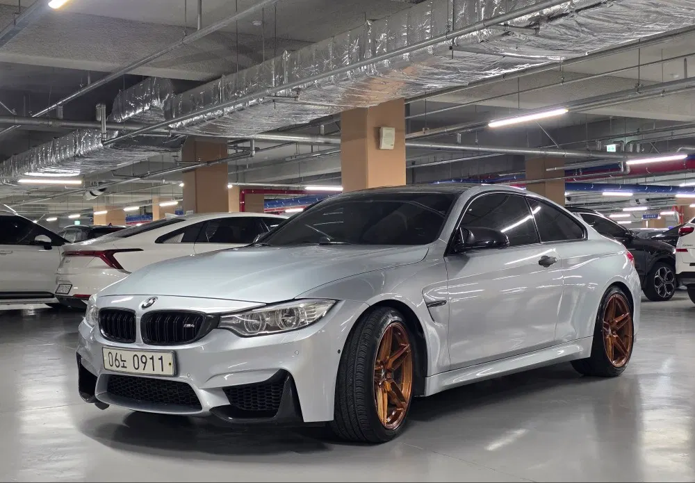 BMW M4 (F82) M4 Coupé 2016 — photo 1 sur 24