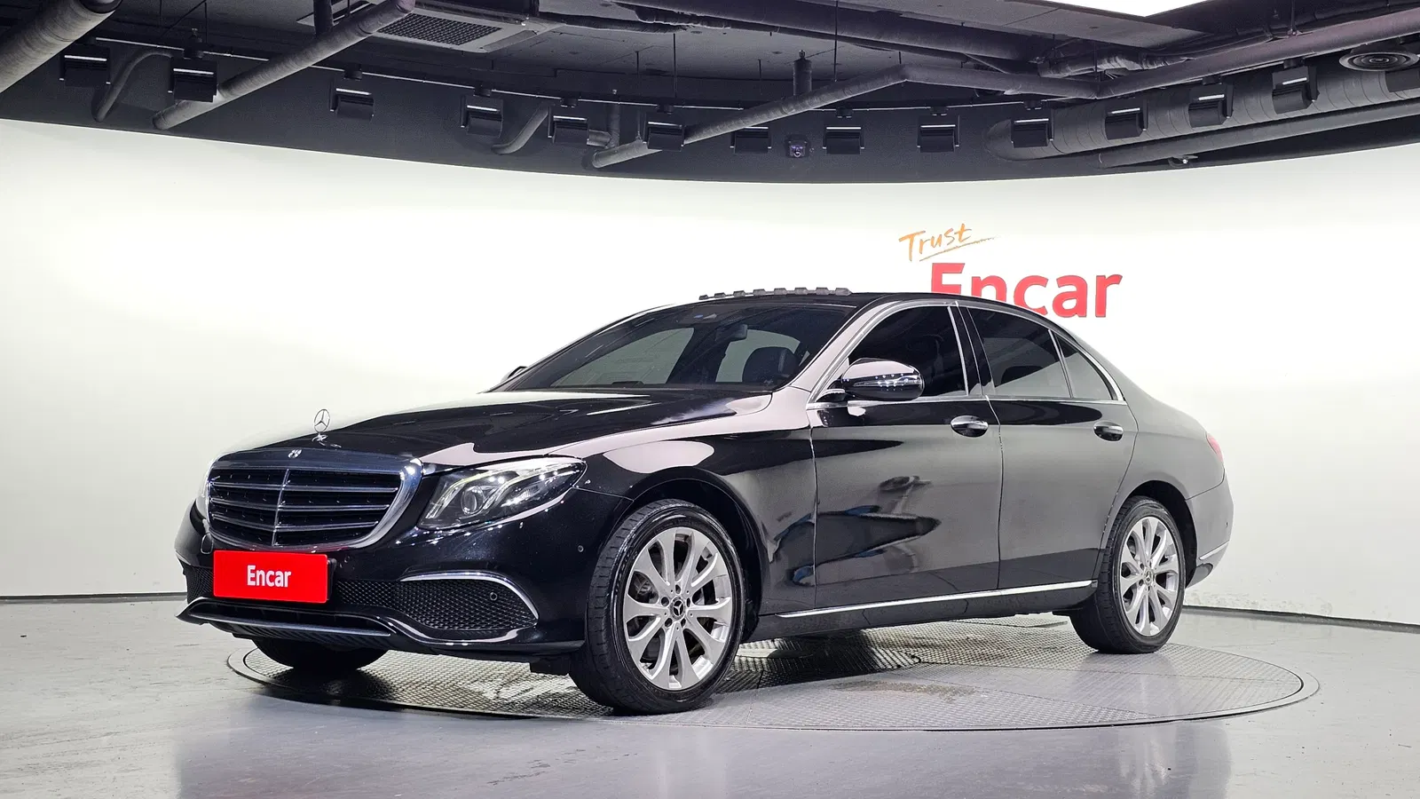 Mercedes-Benz Classe E E220d Exclusive (W213) 2019 — photo 1 sur 20